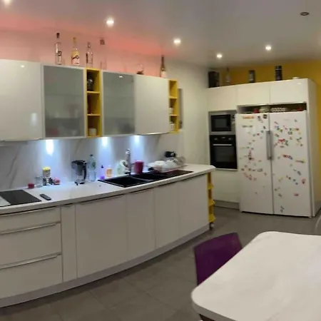 Holiday home Maison 20'de Paris Et Disneyland Noisy-le-Grand