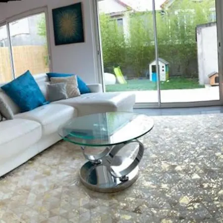 Holiday home Maison 20'de Paris Et Disneyland